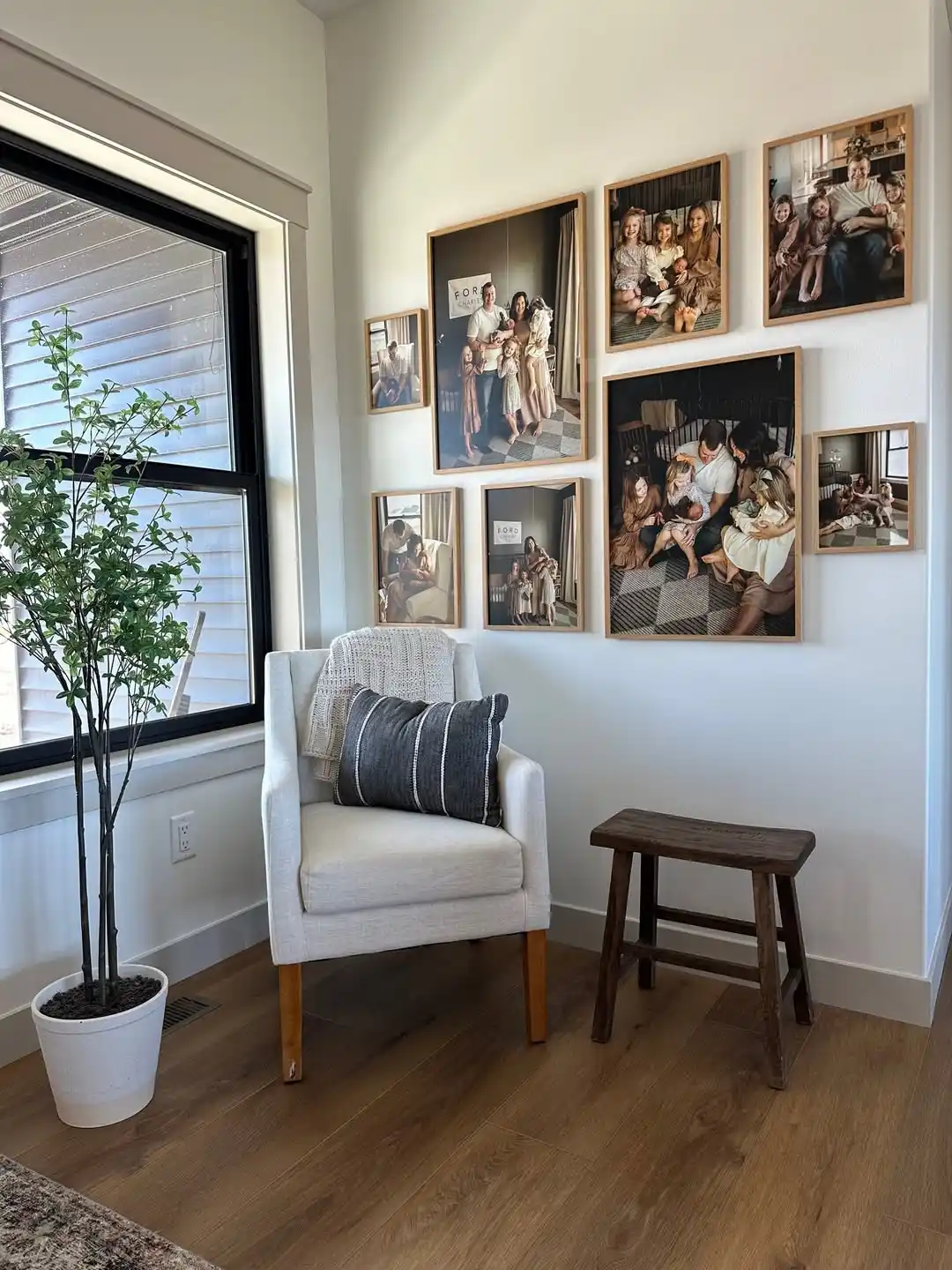 13 Ways to Warm Up a Cozy Minimalist Living Room 6 Decorate with Meaningful and Personal Pieces