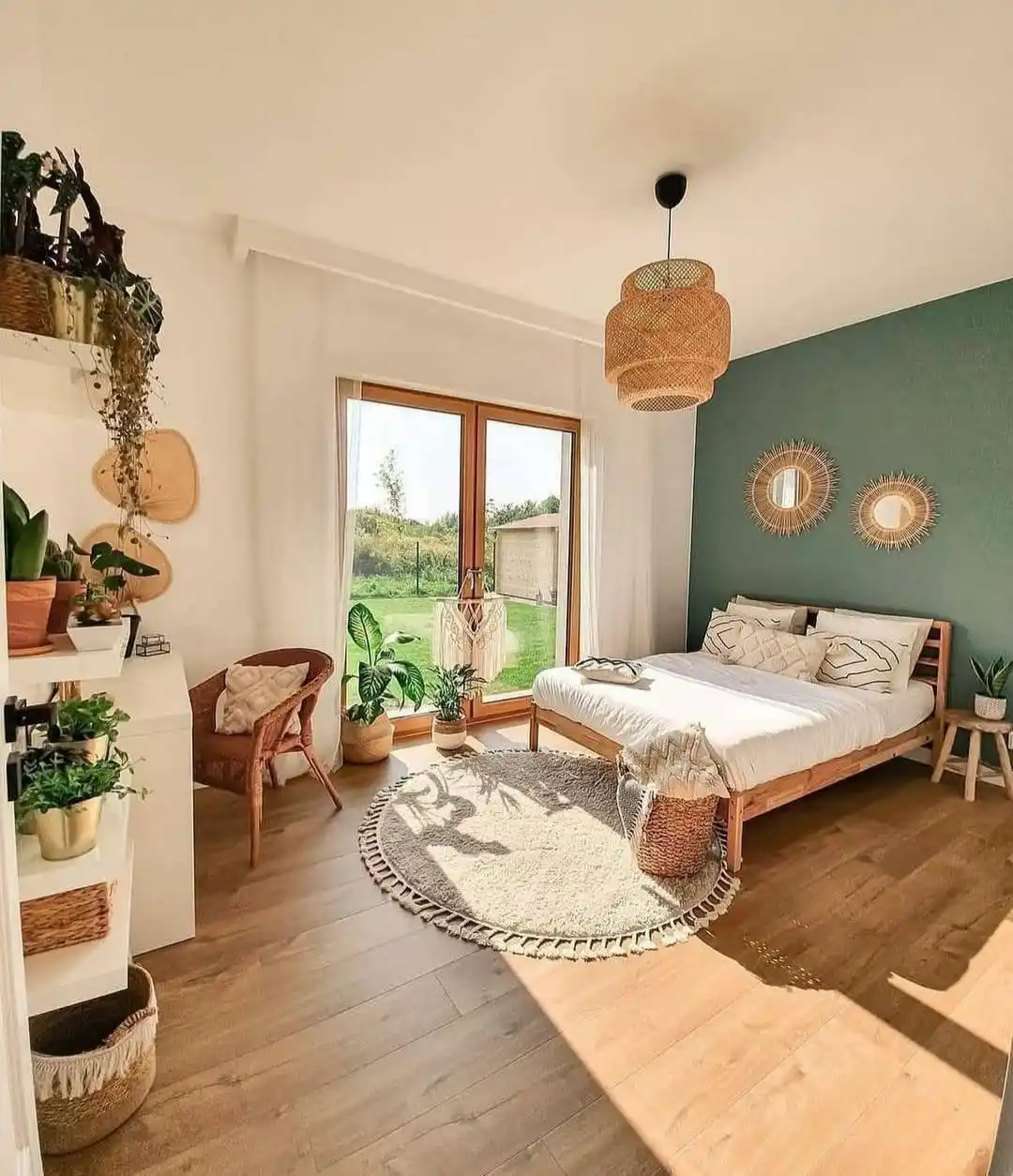 Perfect Minimalist Home Ideas: 13 Clean and Cozy Spaces 5 Use Natural Light to Create an Open Atmosphere