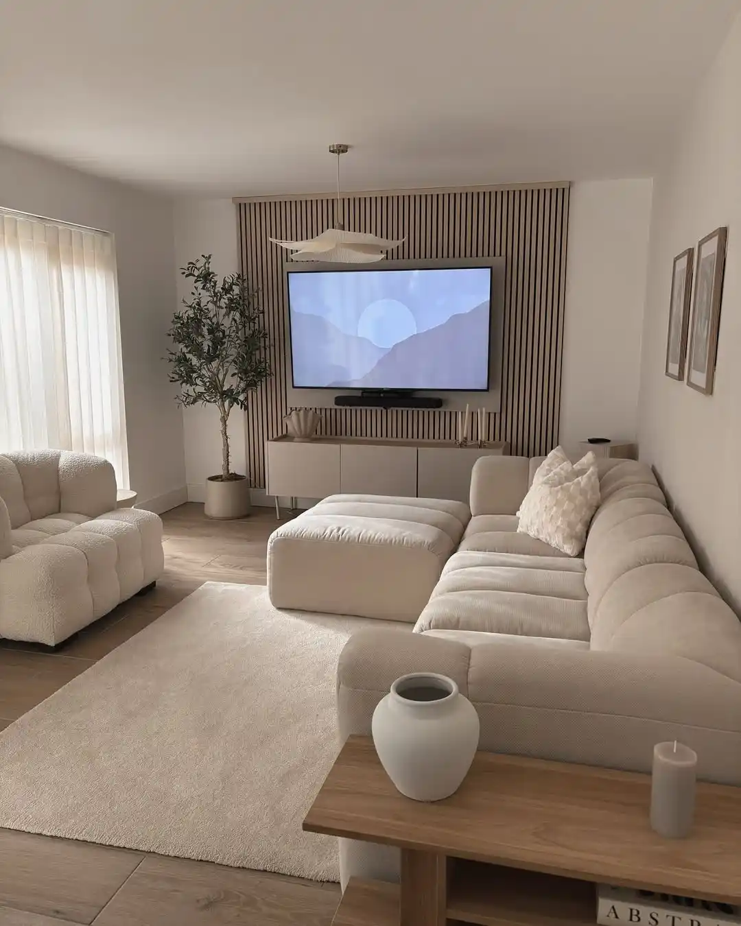 Minimalist Decor Hacks: 11 Simple Ways to Style Your Home 2 Use Neutral Colors to Create a Calm Decor Minimalist Foundation
