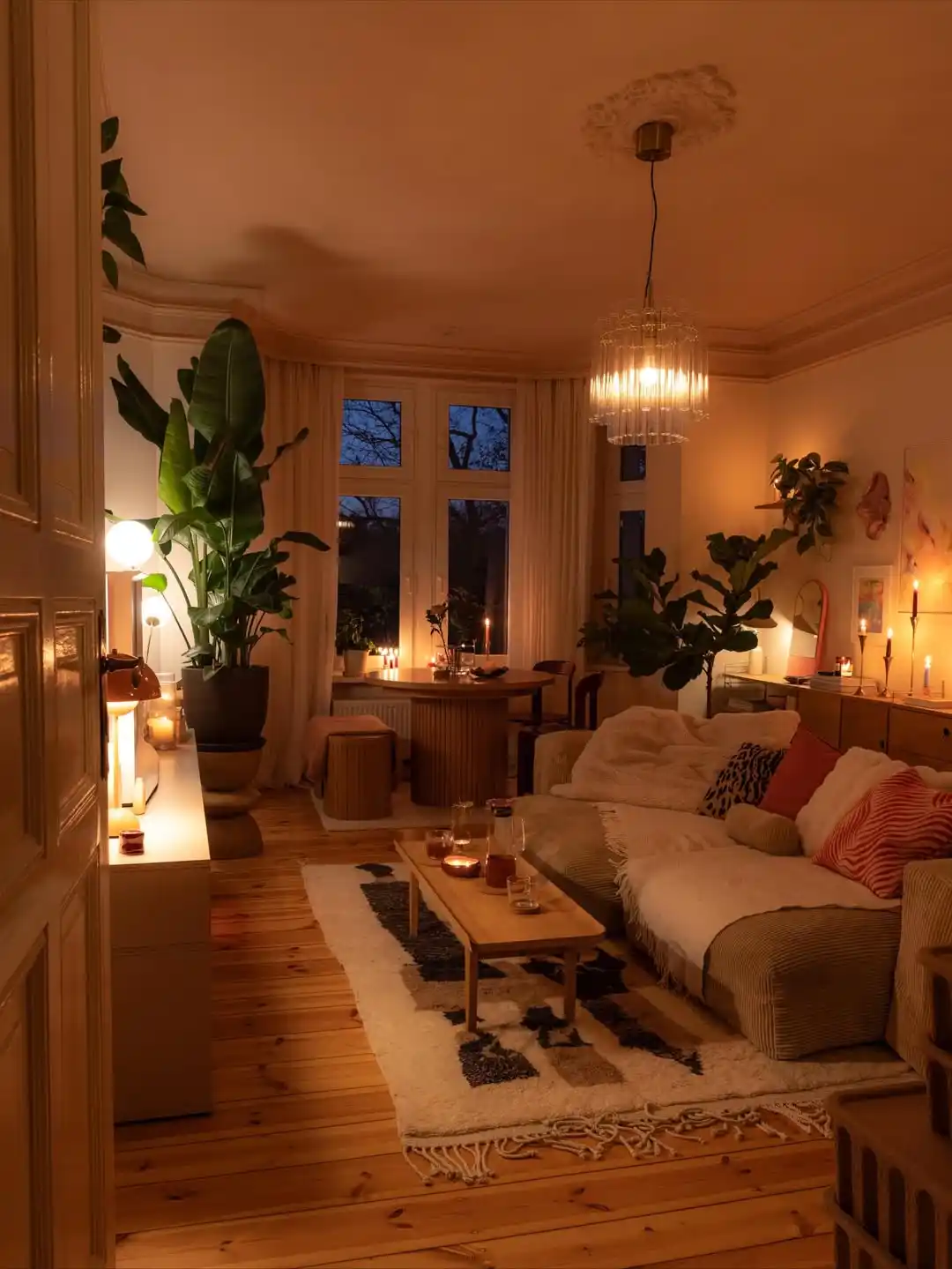 Minimalist Cozy Aesthetic: 12 Ideas for a Calm Space 6 Use Warm Lighting Instead of Harsh Bright White Bulbs