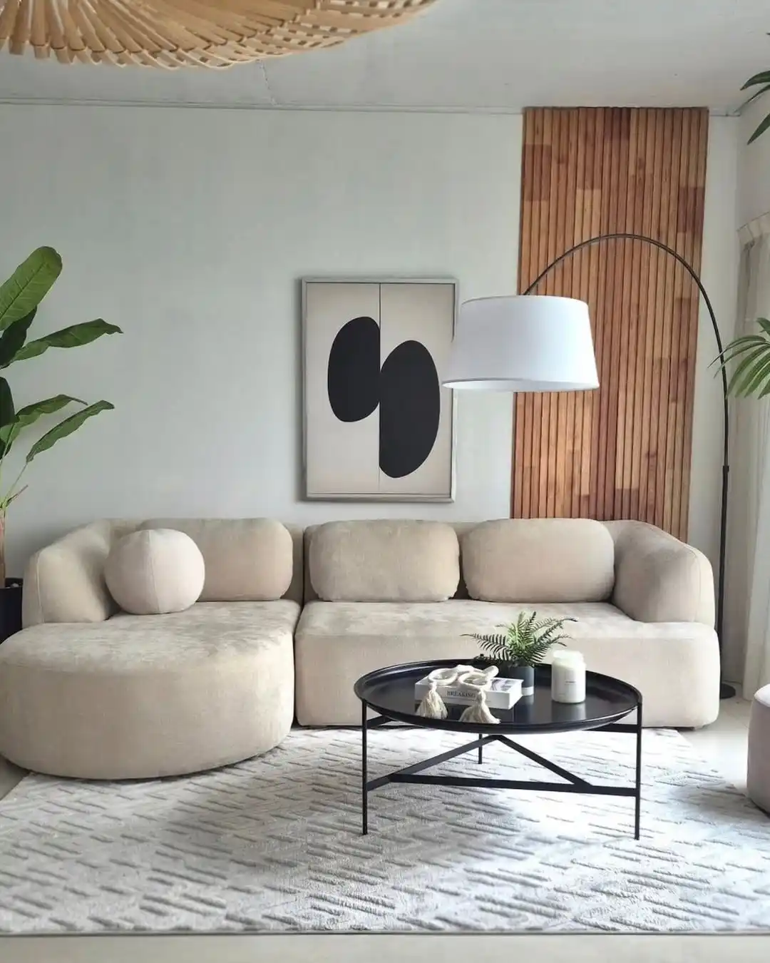 15 Minimalist Decor Mistakes to Avoid for a Calm and Stylish Home 2 Ignoring Warm Textures in Decor Minimalist Interiors