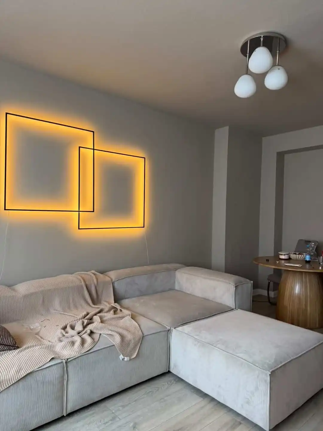 10 DIY Minimalist Living Room Decor Ideas You Can Make for Under $30 6 Minimalist lighting DIY
