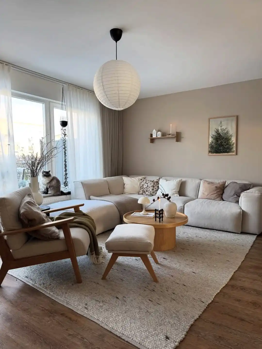13 Minimalist Living Room Ideas for Men That Look Sharp Without Trying Too Hard 11 Neutral Minimalist Living