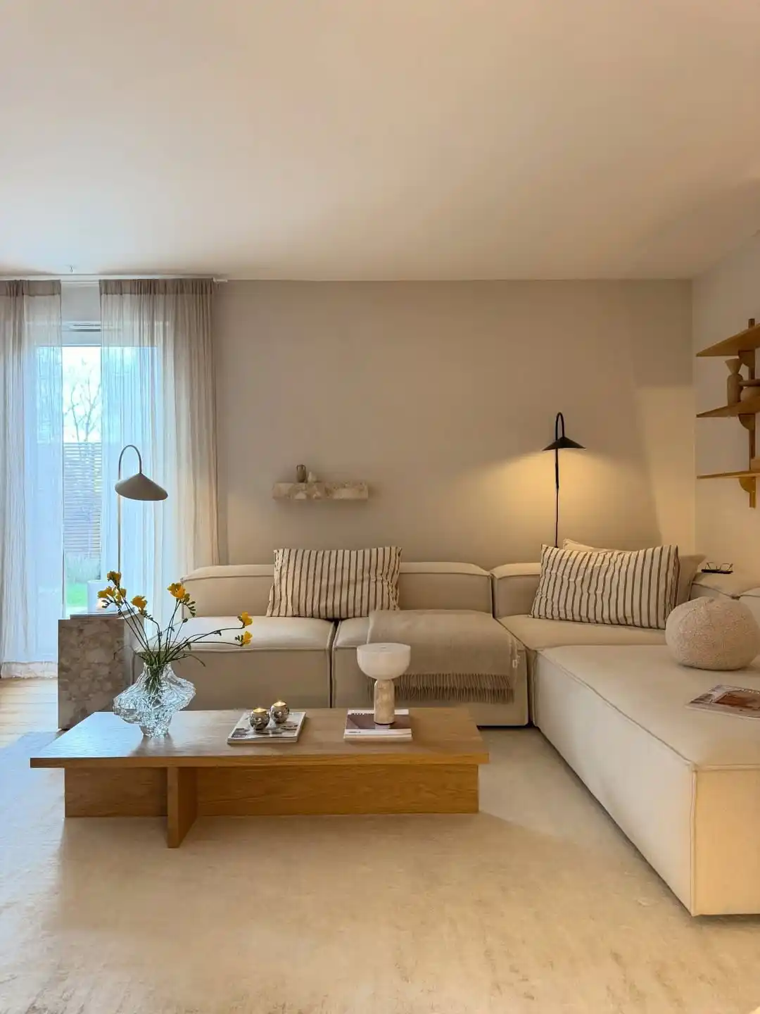10 Minimalist Living Room Ideas on a Budget That Look Anything But Cheap 8 Warm Minimalist