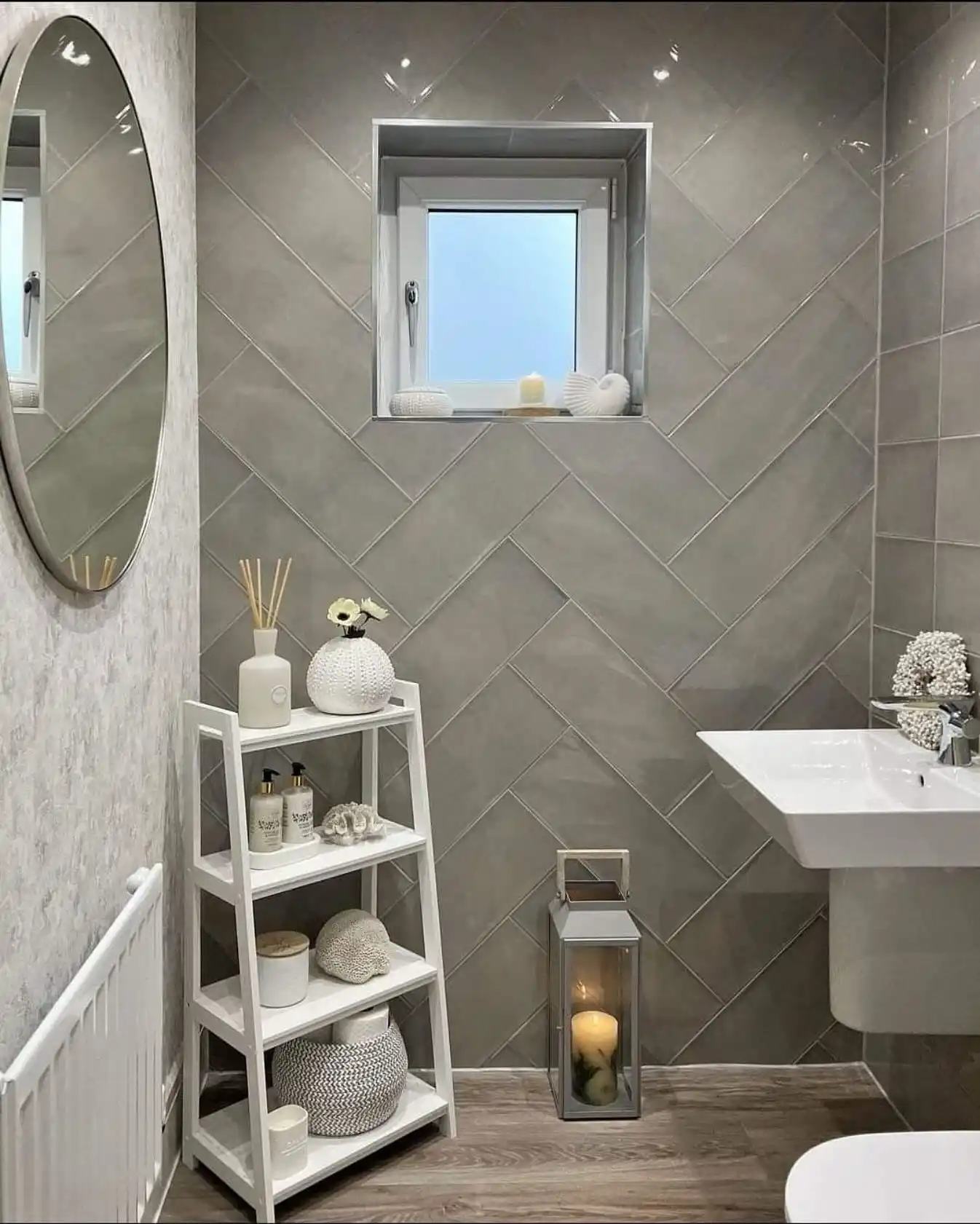 bathroom toiletries storage