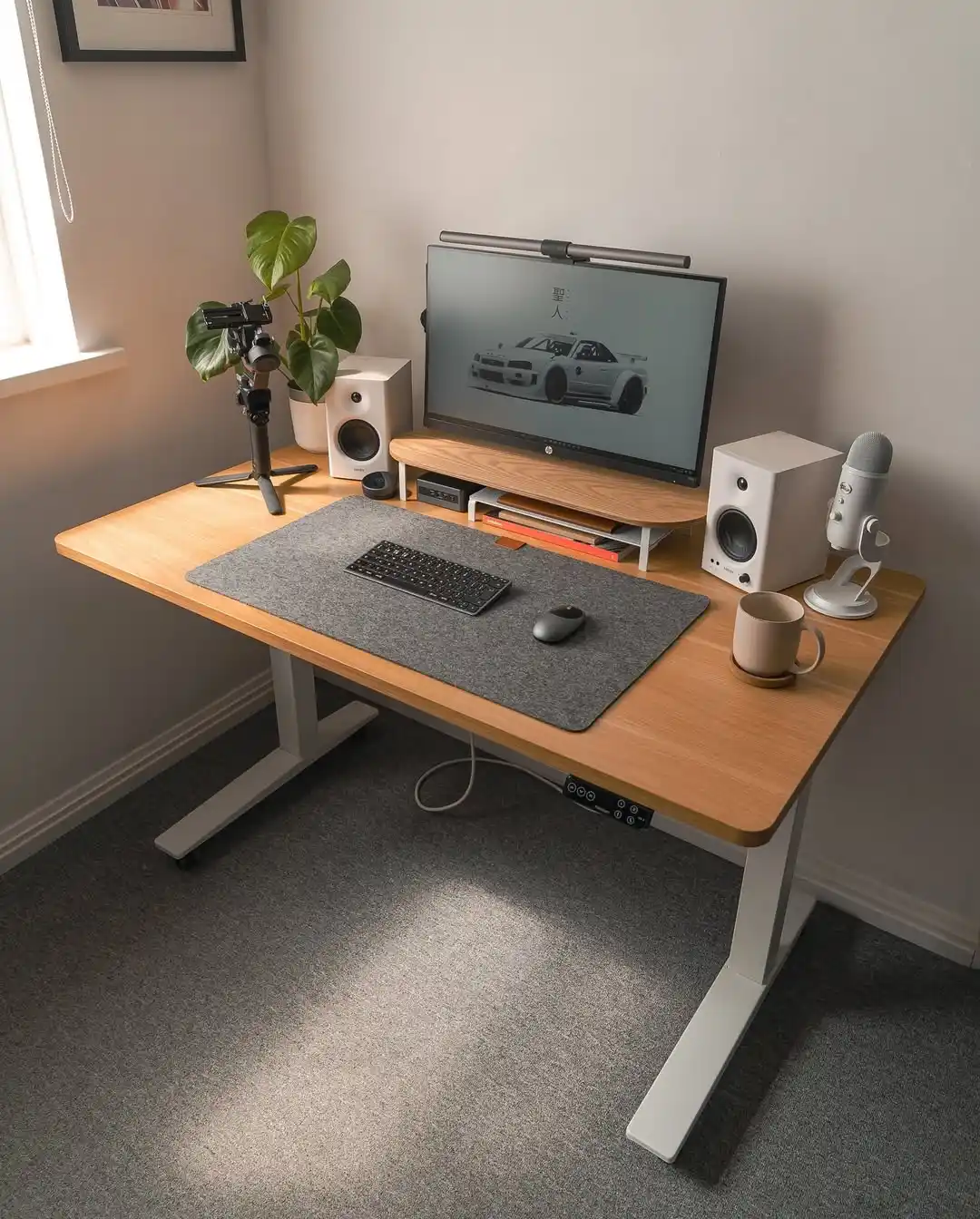 10 Cable Management Ideas for a Clean Home Office Desk Setup 9 clean desk setup cables