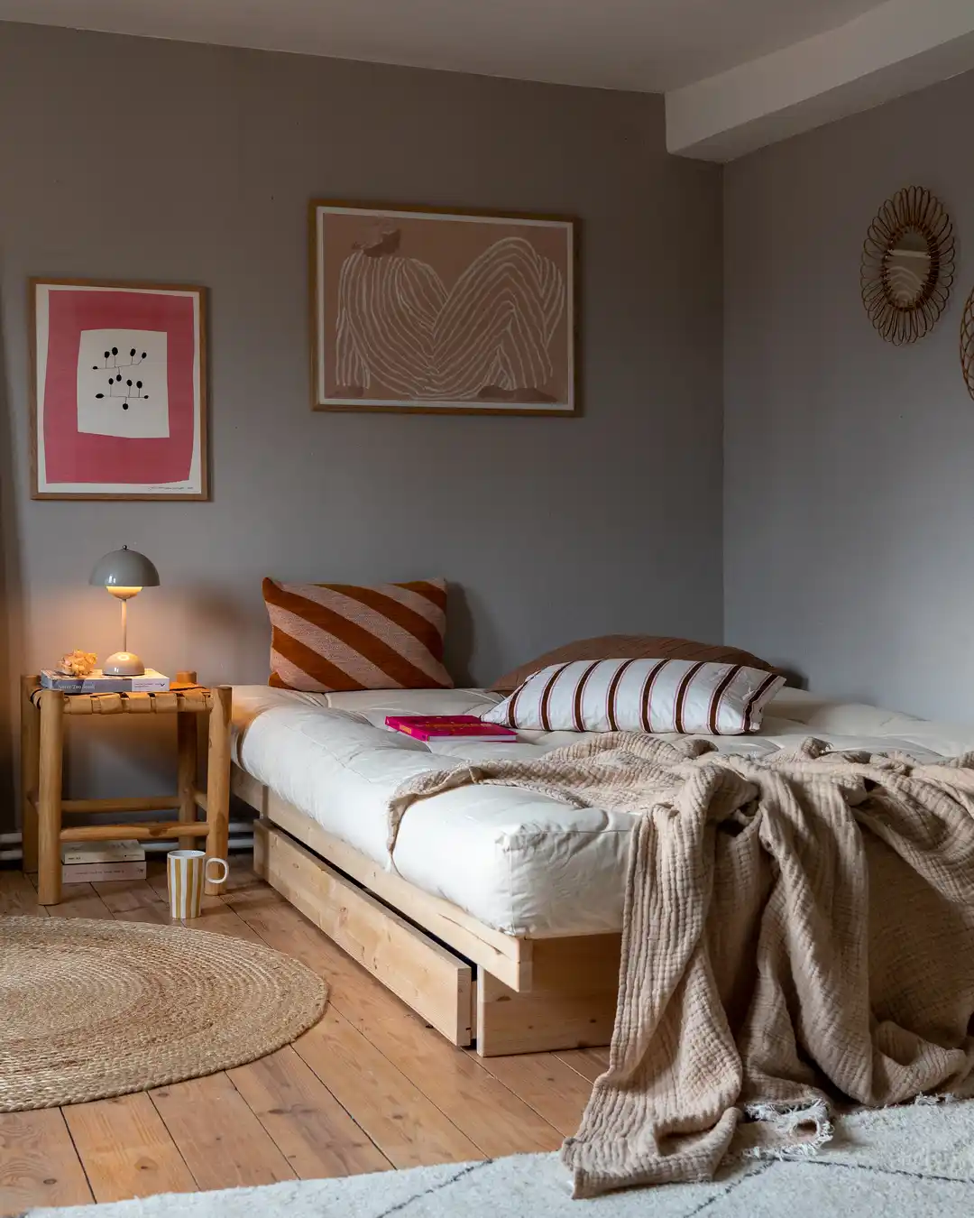 corner bedroom storage