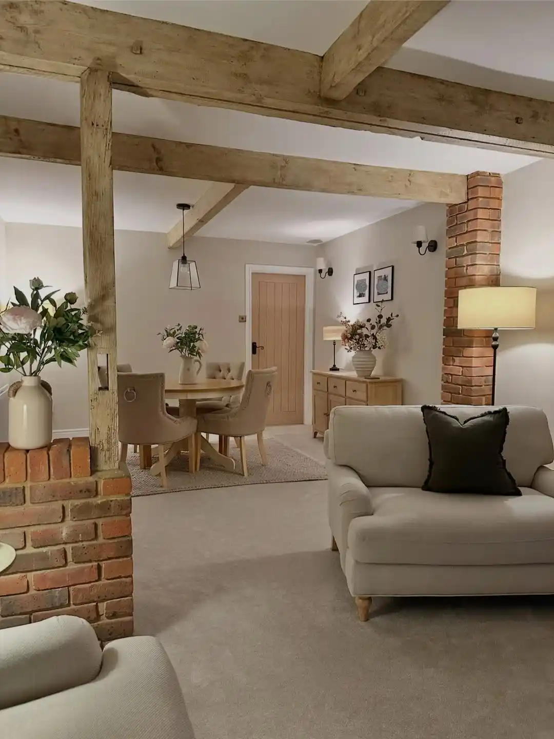 12 Cottagecore Living Room Ideas for a Whimsical Cozy Home 4 cottagecore living room decor