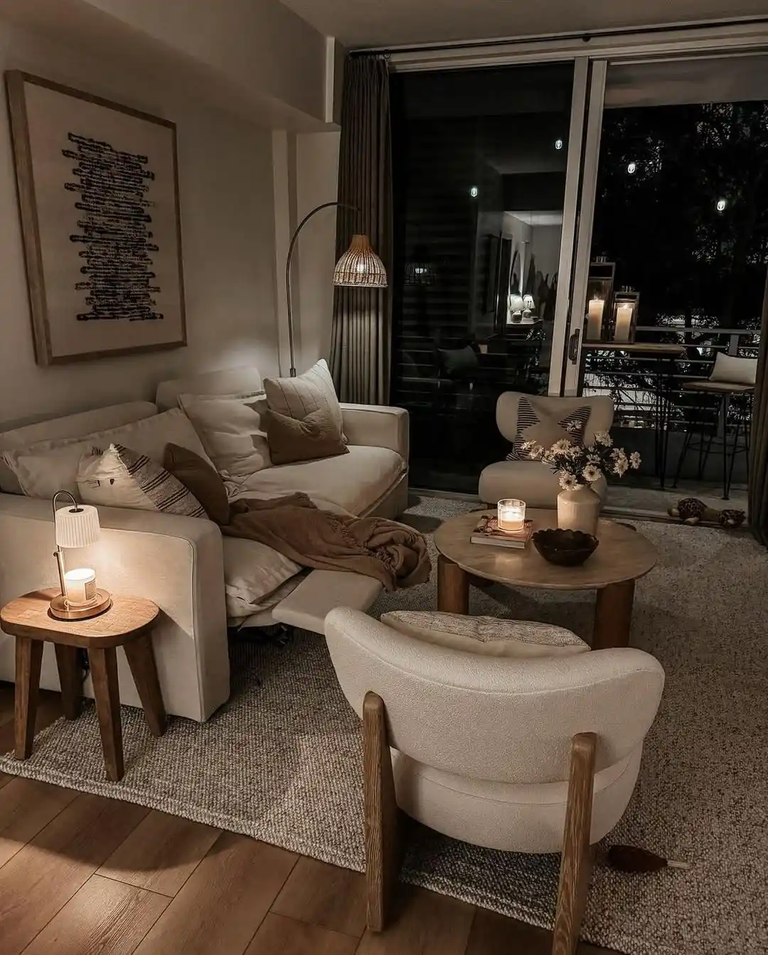 9 Minimalist Living Room Ideas for Introverts That Make Staying Home Feel Like a Retreat 2 introvert living room
