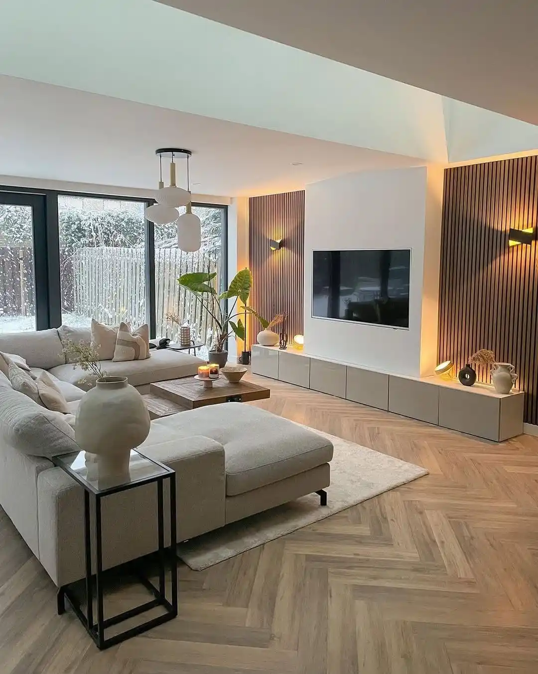 13 Minimalist Living Room Ideas for Hosting Guests That Impress Without Stress 9 living room design