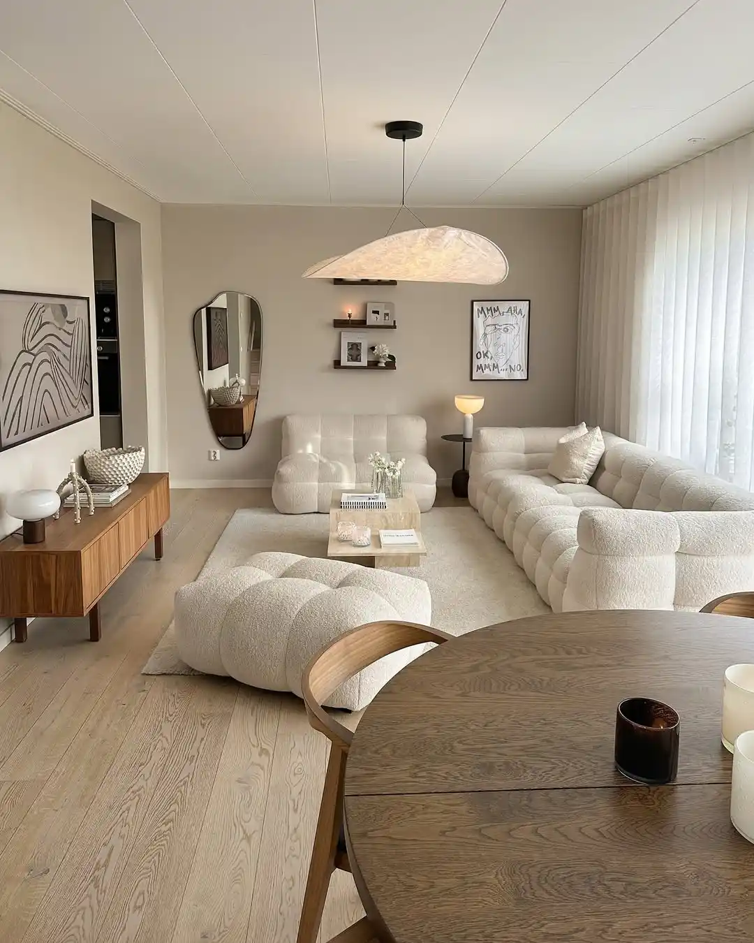8 Minimalist Living Room Ideas for Empty Nesters Ready to Finally Reclaim Their Space 7 minimal interior