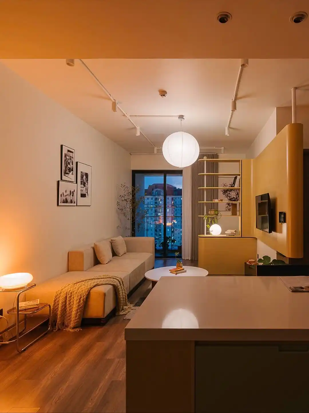9 Minimalist Living Room Ideas for Introverts That Make Staying Home Feel Like a Retreat 7 minimalist cozy living