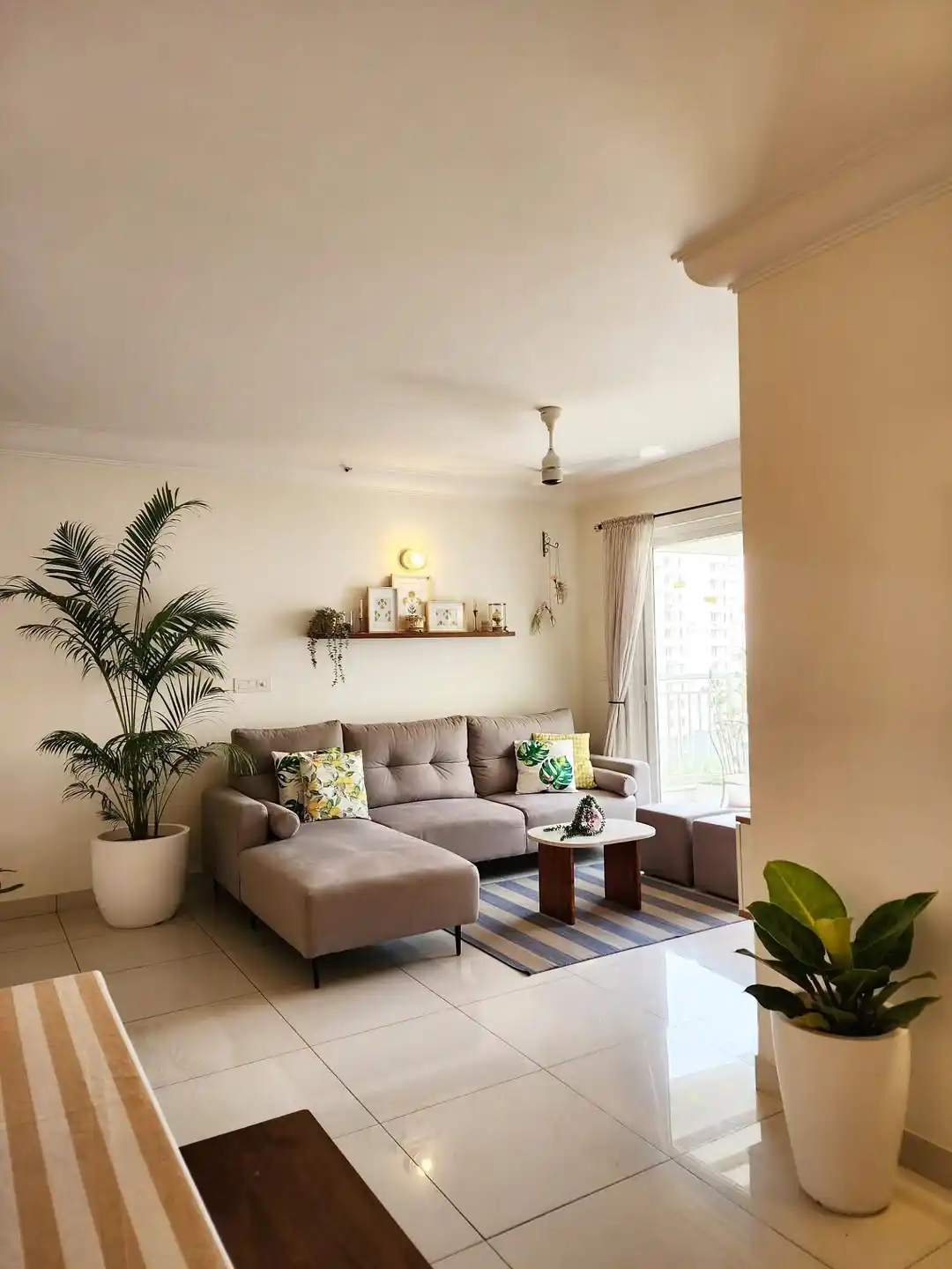 10 Minimalist Living Room Ideas Under $500 You Can Pull Off This Weekend 5 minimalist interior budget