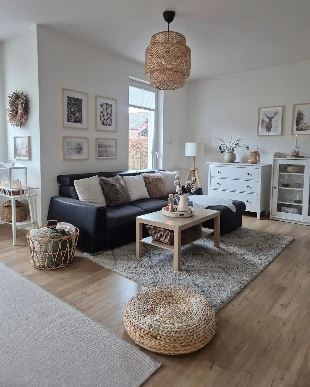 13 Minimalist Living Room Ideas for Hosting Guests That Impress Without Stress 6 scandi living room