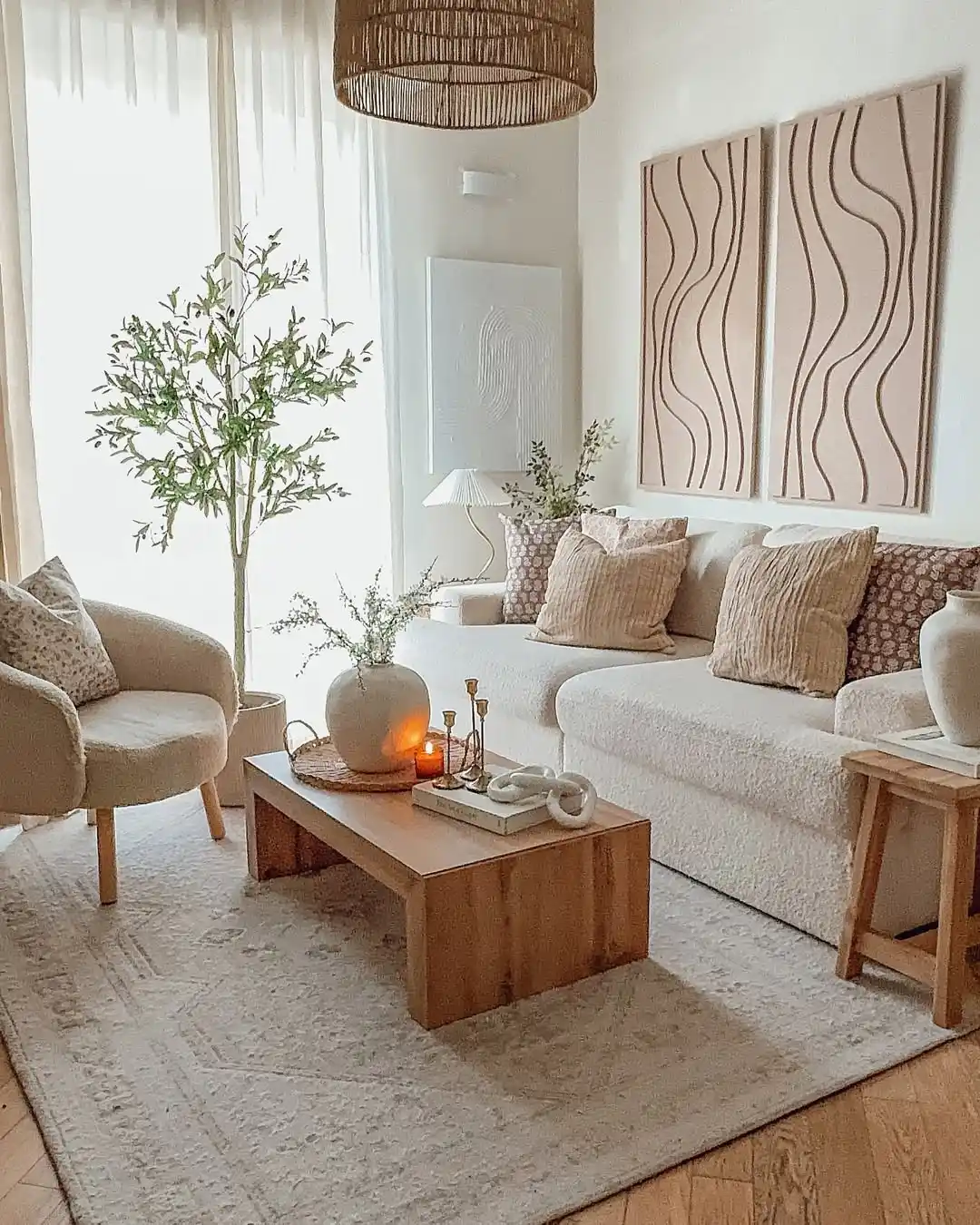 10 Things Designers Always Do in Small Living Rooms 9 small living room layout