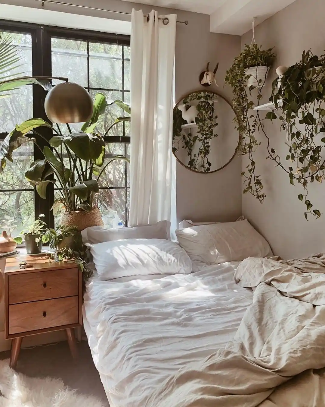 space-saving bedroom